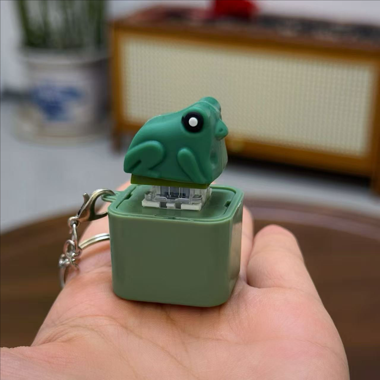 Croaking Frog Keychain™