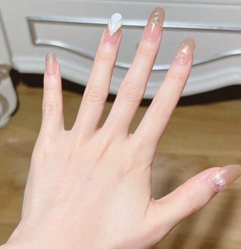 The Sweet Skin Nail Pen Is Moisturizing And Nourishing For Fingers