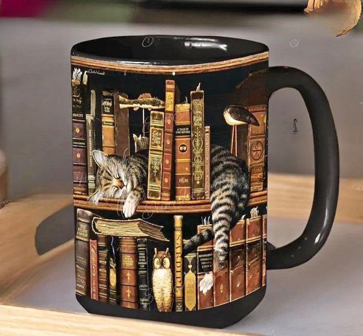 Bookshelf Mug™