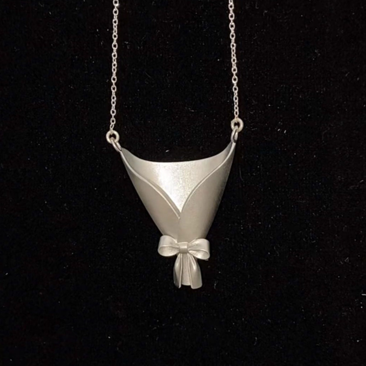 Bouquet Necklace